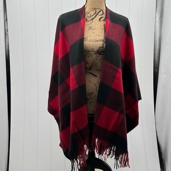 🆕Shawl Ruana Wrap Buffalo Check Black Red Multiple Use Soft One Size - Picture 4 of 7